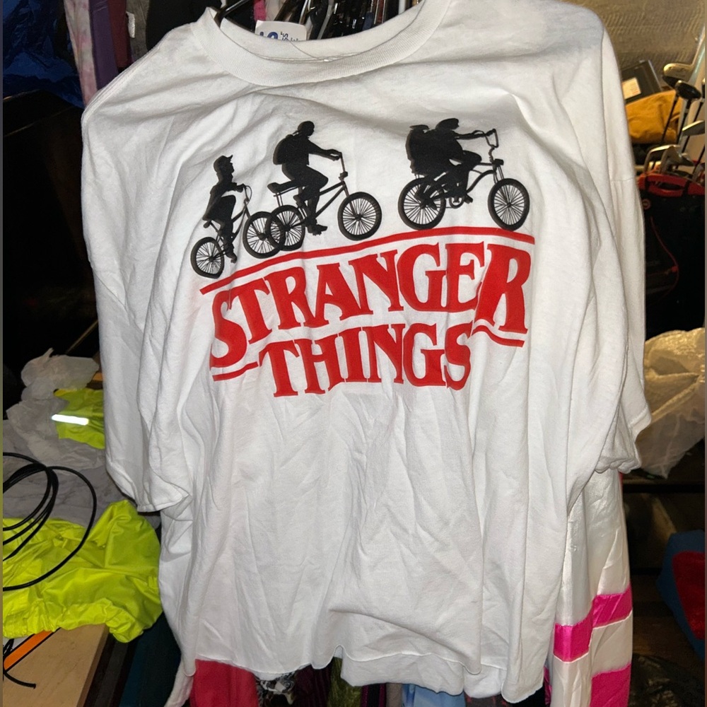 Stranger Things T-shirt size extra large crop top style